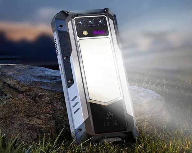 Батарея на 33300 мАч, проектор и камера на 200 МП: представлен смартфон Oukitel WP100 Titan