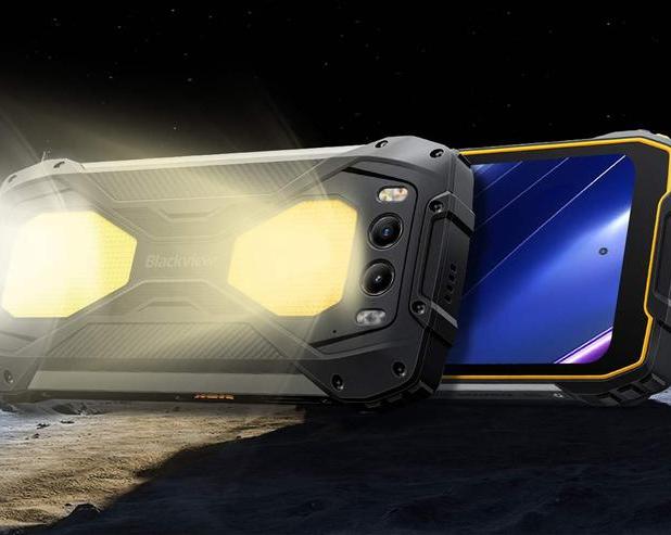 Батарея на 15000 мАч и два фонарика: представлен смартфон Blackview BV7300