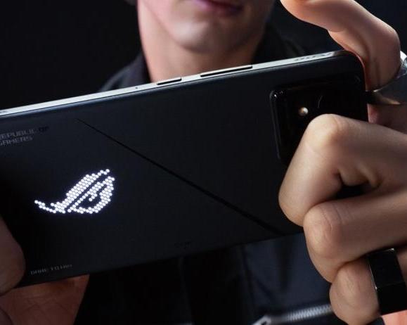 Asus демонстрирует новую функцию матричного заднего дисплея ROG Phone 9
