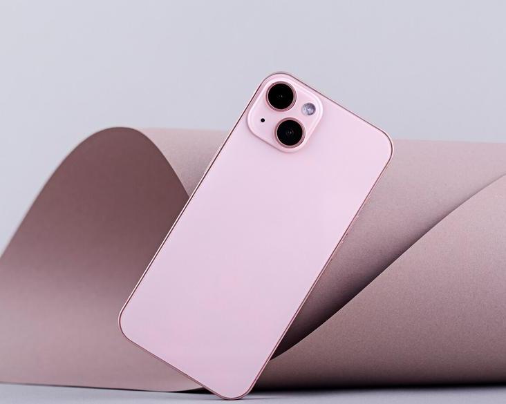 Apple разрешит удалять предустановленные приложения со своих устройств