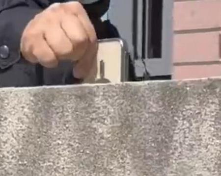 Бессмертный: женщина упустила iPhone 12 Pro с 26 этажа — и он остался цел