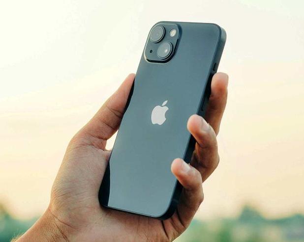 Apple добавила спутниковую связь для iPhone 13 в iOS 18.5