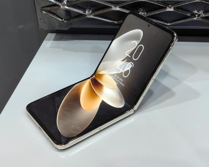 CES 2024: представлен Blackview Hero 10 — раскладной смартфон среднего класса